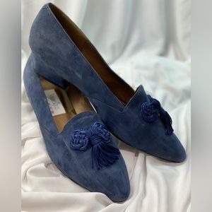 New Vittorio Ricci Studio Ladies Shoes Size 8.5M. Navy Sued with Trim and Tassel